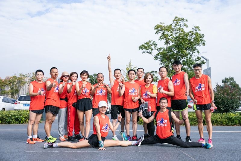 戰(zhàn)馬跑團對抗賽，為熱愛全力開跑！